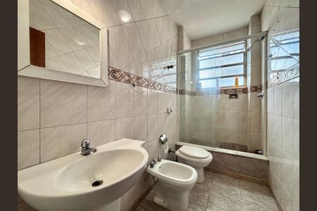 Apartamento para alugar com 210m², 4 quartos e 2 vagas Apartamento para alugar com 210m², 4 quartos e 2 vagasBanheiro 1