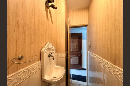 Apartamento para alugar com 210m², 4 quartos e 2 vagas Apartamento para alugar com 210m², 4 quartos e 2 vagasLavabo