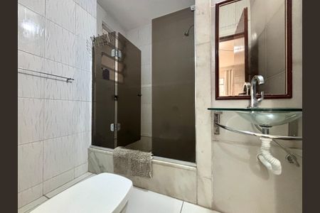 Apartamento para alugar com 210m², 4 quartos e 2 vagas Apartamento para alugar com 210m², 4 quartos e 2 vagasBanheiro da Suíte