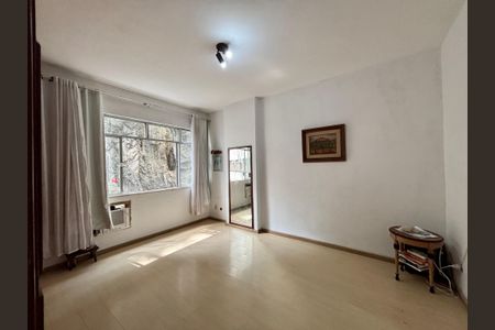 Apartamento para alugar com 210m², 4 quartos e 2 vagas Apartamento para alugar com 210m², 4 quartos e 2 vagasSuíte