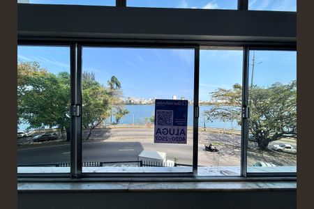 Apartamento para alugar com 210m², 4 quartos e 2 vagas Apartamento para alugar com 210m², 4 quartos e 2 vagasPlaca