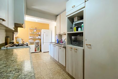 Apartamento à venda com 185m², 4 quartos e 2 vagasCozinha