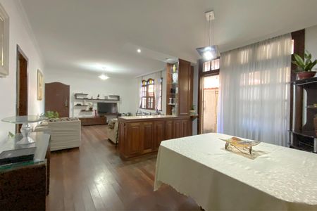 Apartamento à venda com 185m², 4 quartos e 2 vagasSala