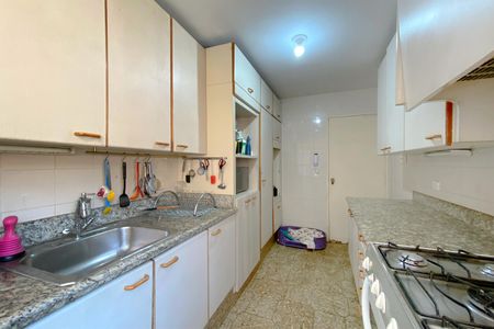 Apartamento à venda com 185m², 4 quartos e 2 vagasCozinha