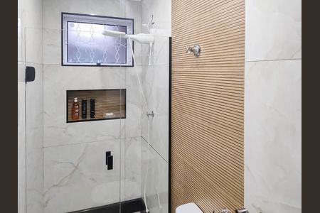 Apartamento à venda com 110m², 3 quartos e 1 vaga Apartamento à venda com 110m², 3 quartos e 1 vagaBanheiro social