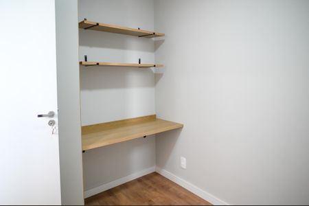 Quarto 2 de apartamento para alugar com 2 quartos, 41m² em Vila Moraes, São Paulo
