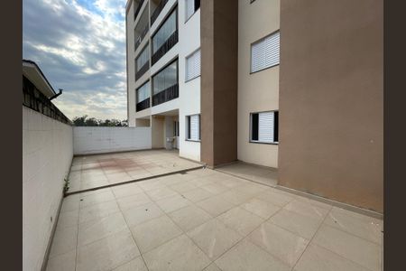 Apartamento para alugar com 93m², 2 quartos e 1 vagaQuintal