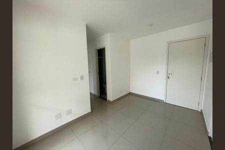 Sala de apartamento para alugar com 2 quartos, 93m² em Jardim da Gloria, Cotia