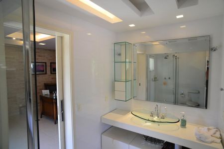 Casa de condomínio à venda com 1370m², 5 quartos e 10 vagasBanheiro da Suíte 5