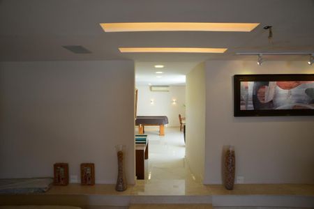 Casa de condomínio à venda com 1370m², 5 quartos e 10 vagasSala 2