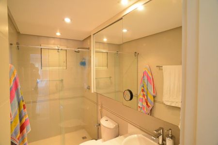 Casa de condomínio à venda com 1370m², 5 quartos e 10 vagasBanheiro da Suíte 4