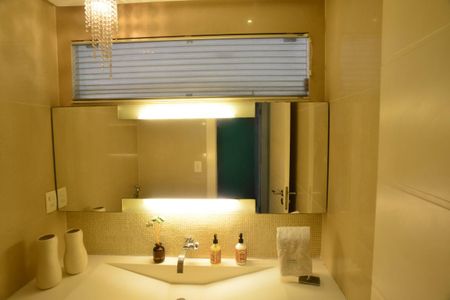 Casa de condomínio à venda com 1370m², 5 quartos e 10 vagasLavabo