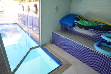 Casa de condomínio à venda com 1370m², 5 quartos e 10 vagasÁreas Externa