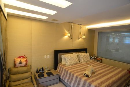 Casa de condomínio à venda com 1370m², 5 quartos e 10 vagasSuíte 1