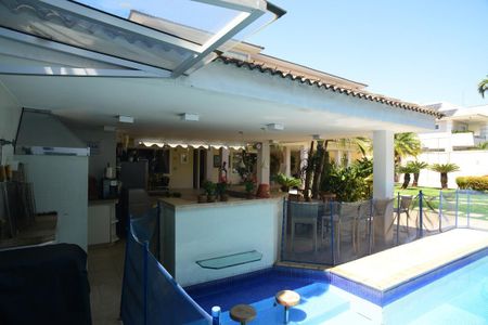 Casa de condomínio à venda com 1370m², 5 quartos e 10 vagasÁreas Externa