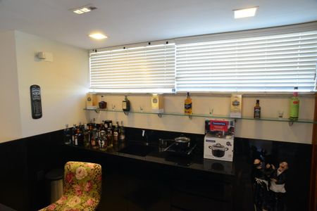 Casa de condomínio à venda com 1370m², 5 quartos e 10 vagasBar