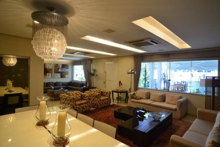 Casa de condomínio à venda com 1370m², 5 quartos e 10 vagasSala 1