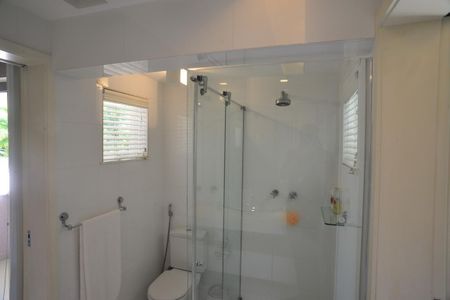 Casa de condomínio à venda com 1370m², 5 quartos e 10 vagasBanheiro da Suíte 5