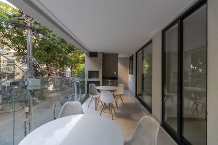 Apartamento à venda com 84m², 2 quartos e 1 vaga Apartamento à venda com 84m², 2 quartos e 1 vagaSala Varanda