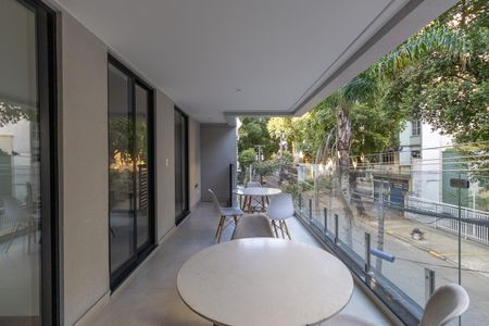 Apartamento à venda com 84m², 2 quartos e 1 vaga Apartamento à venda com 84m², 2 quartos e 1 vagaSala Varanda