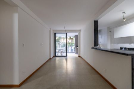 Apartamento à venda com 84m², 2 quartos e 1 vaga Apartamento à venda com 84m², 2 quartos e 1 vagaSala