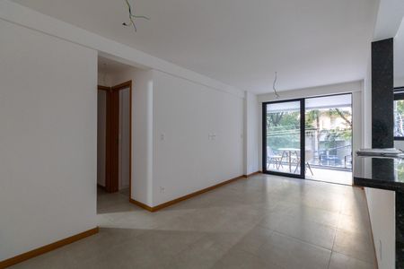 Apartamento à venda com 84m², 2 quartos e 1 vaga Apartamento à venda com 84m², 2 quartos e 1 vagaSala