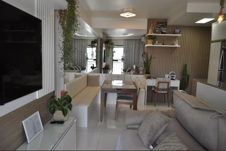 Sala de apartamento à venda com 3 quartos, 68m² em Del Castilho, Rio de Janeiro