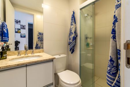 Apartamento à venda com 58m², 2 quartos e 1 vaga Apartamento à venda com 58m², 2 quartos e 1 vagaBanheiro