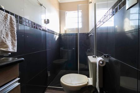 Casa à venda com 220m², 3 quartos e 3 vagasBanheiro da Suíte