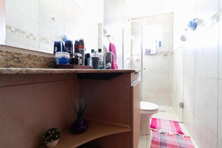 Casa à venda com 220m², 3 quartos e 3 vagasBanheiro 1