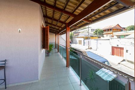 Casa à venda com 220m², 3 quartos e 3 vagasVaranda da Sala 2