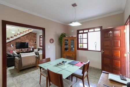 Casa à venda com 220m², 3 quartos e 3 vagasCopa