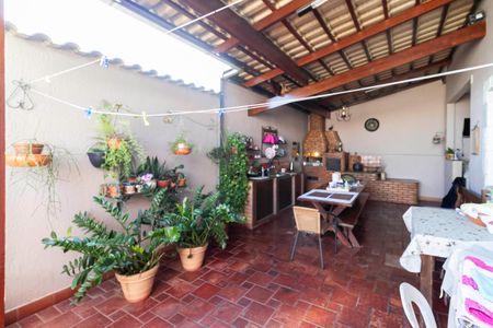 Casa à venda com 220m², 3 quartos e 3 vagasÁrea gourmet