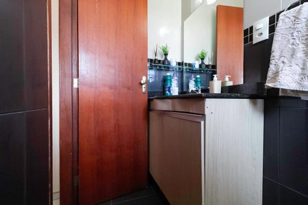 Casa à venda com 220m², 3 quartos e 3 vagasBanheiro da Suíte