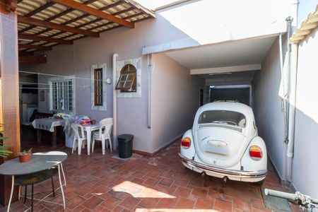 Casa à venda com 220m², 3 quartos e 3 vagasGaragem