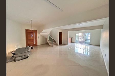 Casa à venda com 3 quartos, 220m² em Jardim Bela Vista, Santo André
