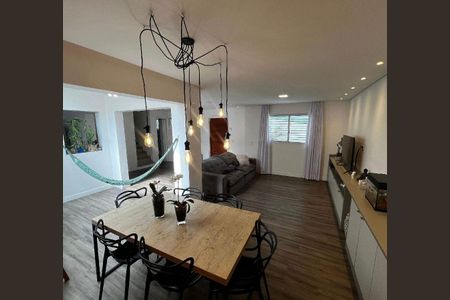 Casa à venda com 3 quartos, 242m² em Chora Menino, São Paulo