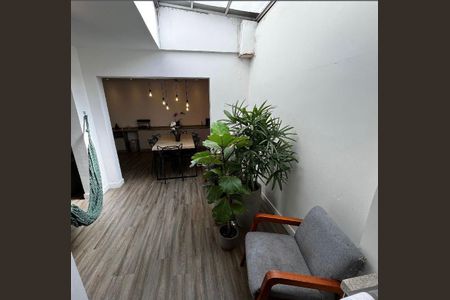 Casa à venda com 3 quartos, 242m² em Chora Menino, São Paulo