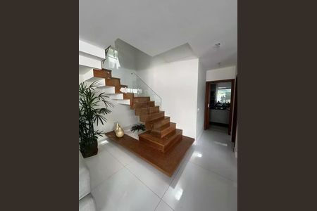 Casa à venda com 5 quartos, 238m² em Recreio dos Bandeirantes, Rio de Janeiro