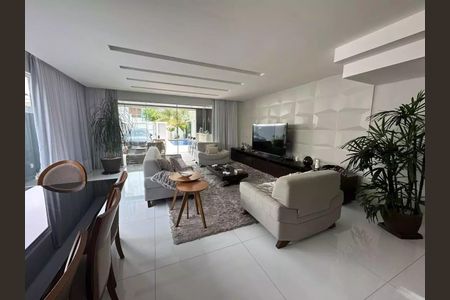 Casa à venda com 5 quartos, 238m² em Recreio dos Bandeirantes, Rio de Janeiro