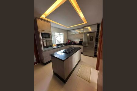 Casa à venda com 5 quartos, 238m² em Recreio dos Bandeirantes, Rio de Janeiro