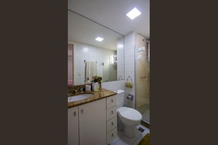 Apartamento à venda com 75m², 3 quartos e 1 vaga Apartamento à venda com 75m², 3 quartos e 1 vagaBanheiro da Suíte 2