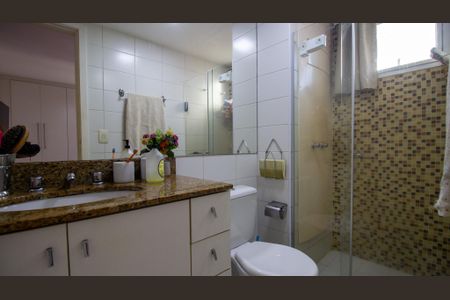 Apartamento à venda com 75m², 3 quartos e 1 vaga Apartamento à venda com 75m², 3 quartos e 1 vagaBanheiro da Suíte 2