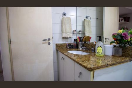Apartamento à venda com 75m², 3 quartos e 1 vaga Apartamento à venda com 75m², 3 quartos e 1 vagaBanheiro da Suíte 2