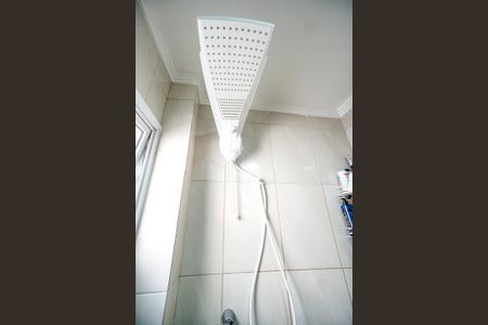 Casa de condomínio à venda com 170m², 3 quartos e 2 vagasChuveiro