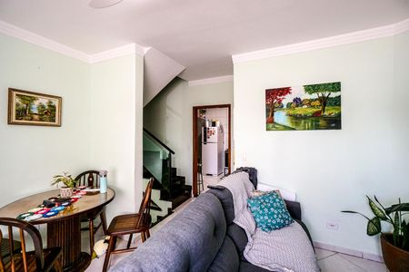 Casa de condomínio à venda com 170m², 3 quartos e 2 vagasSala