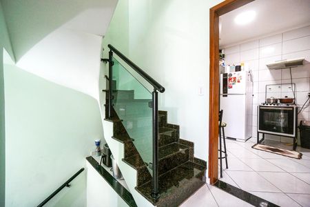 Hall da escada de casa de condomínio à venda com 3 quartos, 170m² em Vila Esperança, São Paulo
