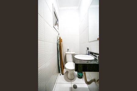 Casa de condomínio à venda com 170m², 3 quartos e 2 vagasLavabo