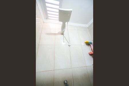 Casa de condomínio à venda com 170m², 3 quartos e 2 vagasChuveiro