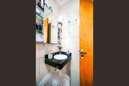 Casa de condomínio à venda com 170m², 3 quartos e 2 vagasBanheiro da suíte